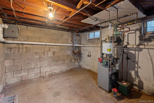 33 Oleander Drive, Northport, NY 11768