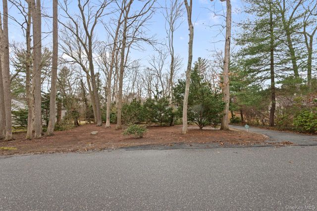 33 Oleander Drive, Northport, NY 11768