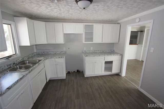 1405 E Chestnut Street, Desloge, MO 63601