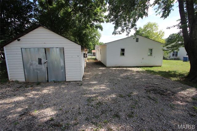 1405 E Chestnut Street, Desloge, MO 63601