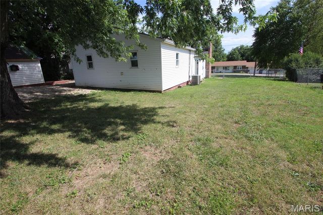 1405 E Chestnut Street, Desloge, MO 63601