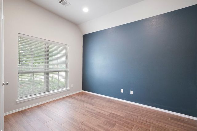 132 Fox Trail Road, Montgomery, TX 77316