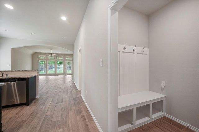 132 Fox Trail Road, Montgomery, TX 77316