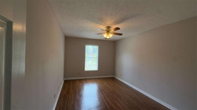 2042 Fox Hound Way, Lawrenceville, GA 30043