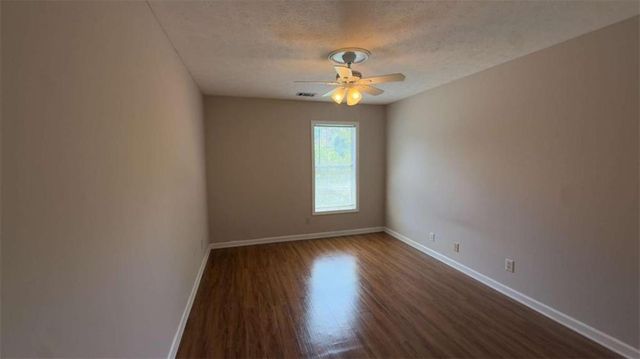 2042 Fox Hound Way, Lawrenceville, GA 30043