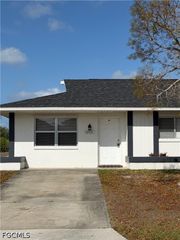 1212 SE 2nd PL, Cape Coral, FL 33990