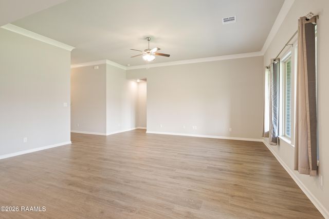 102 Deer Lake Lane, Lafayette, LA 70508