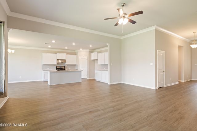102 Deer Lake Lane, Lafayette, LA 70508