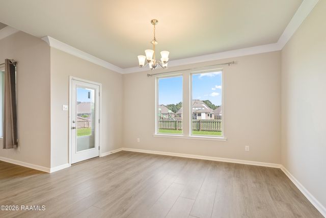 102 Deer Lake Lane, Lafayette, LA 70508