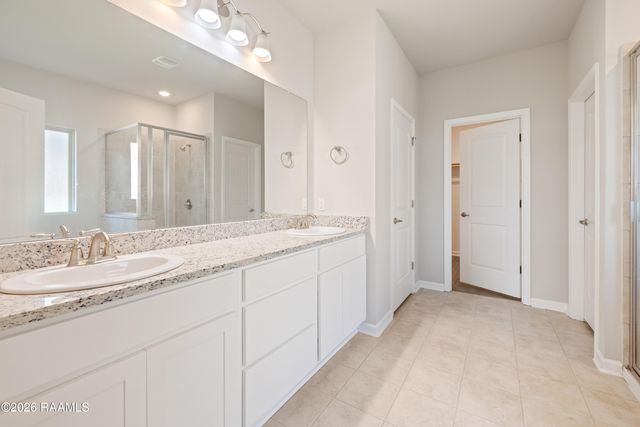 102 Deer Lake Lane, Lafayette, LA 70508