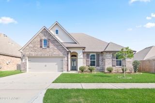 102 Deer Lake Lane, Lafayette, LA 70508