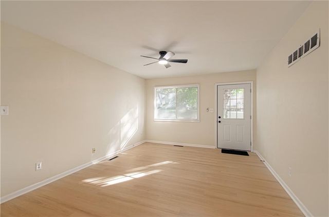 5112 S Cottage Avenue, Independence, MO 64055