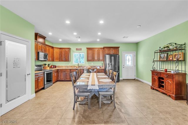 4615 East Saint Louis Avenue, Las Vegas, NV 89104