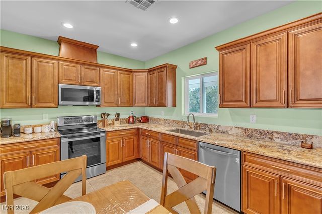 4615 East Saint Louis Avenue, Las Vegas, NV 89104