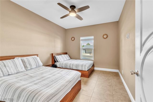 4615 East Saint Louis Avenue, Las Vegas, NV 89104