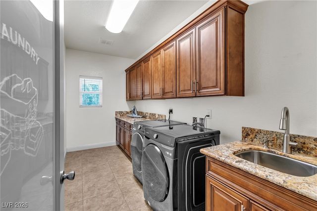 4615 East Saint Louis Avenue, Las Vegas, NV 89104