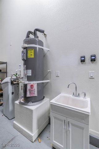 4615 East Saint Louis Avenue, Las Vegas, NV 89104