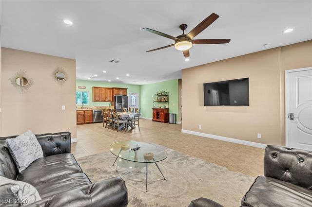 4615 East Saint Louis Avenue, Las Vegas, NV 89104