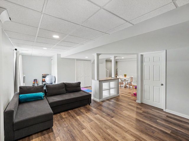 174 Burwyck Park Drive, Saline City, MI 48176