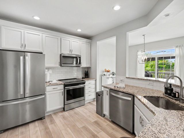 174 Burwyck Park Drive, Saline City, MI 48176