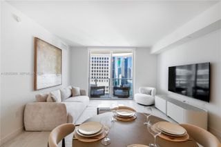 77 SE 5th St 3914, Miami, FL 33131
