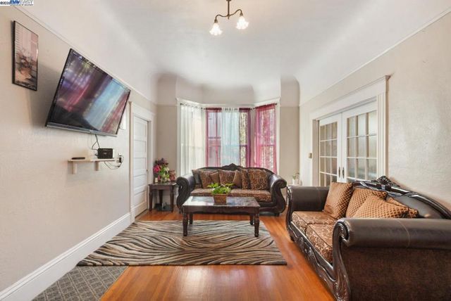 825 N SAN JOAQUIN STREET, Stockton, CA 95202