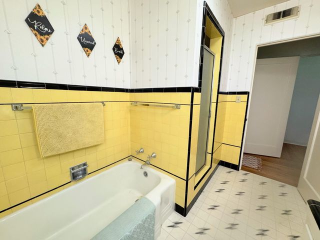 15061 Ave 288, Visalia, CA 93292