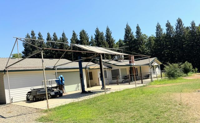 15061 Ave 288, Visalia, CA 93292