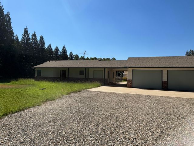 15061 Ave 288, Visalia, CA 93292