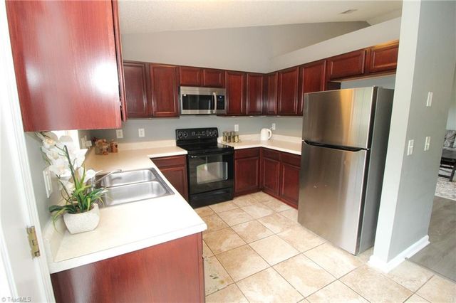2810 Waterstone Loop, High Point, NC 27265