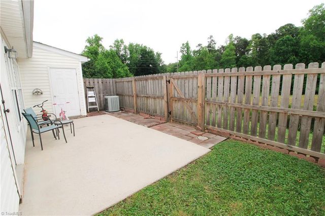 2810 Waterstone Loop, High Point, NC 27265