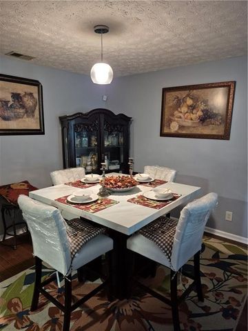 1301 Fairington Village Drive, Lithonia, GA 30038