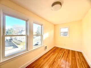 135 Independence Ave 3, Quincy, MA 02169