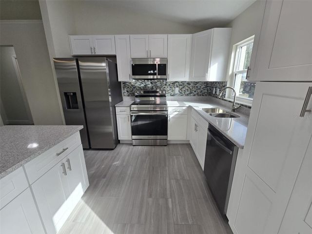 560 SUMNER AVENUE, Orange City, FL 32763