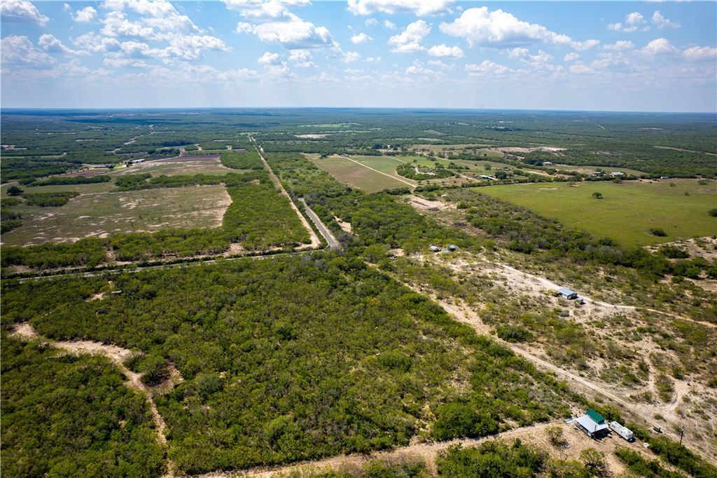 10.81 acres Cr 170, George West, TX 78022