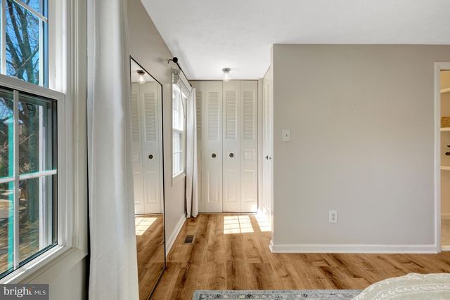 2910 BRIDGEHAMPTON CT, Falls Church, VA 22042