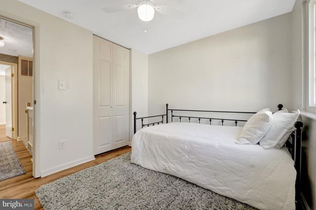 2910 BRIDGEHAMPTON CT, Falls Church, VA 22042