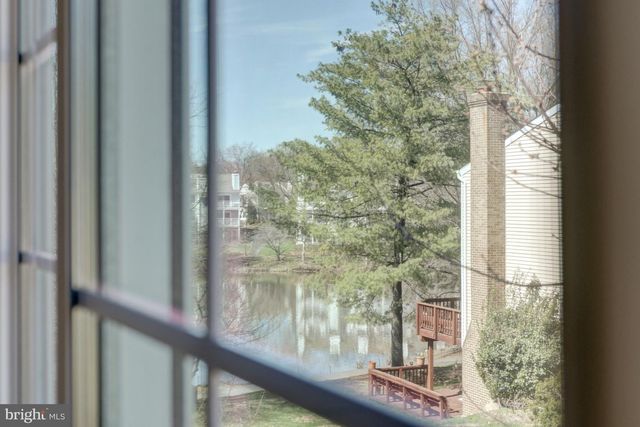 2910 BRIDGEHAMPTON CT, Falls Church, VA 22042