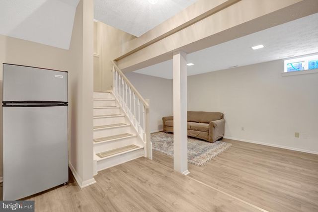 2910 BRIDGEHAMPTON CT, Falls Church, VA 22042