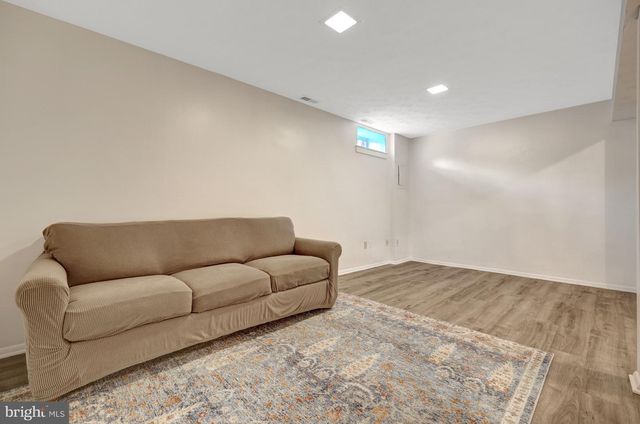 2910 BRIDGEHAMPTON CT, Falls Church, VA 22042