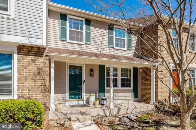 2910 BRIDGEHAMPTON CT, Falls Church, VA 22042