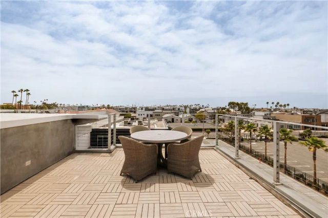 3001 Via Malaga, Newport Beach, CA 92663