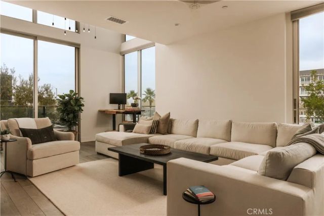 3001 Via Malaga, Newport Beach, CA 92663