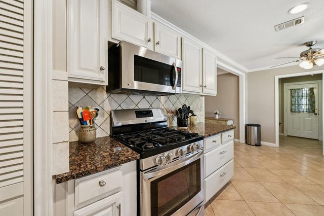 13917 Countryside Street, Santa Fe, TX 77517