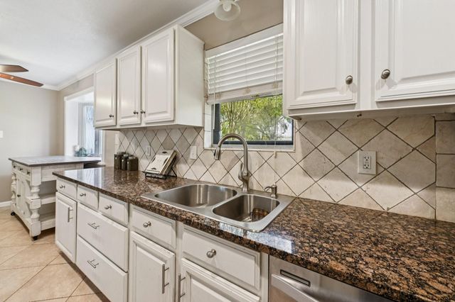 13917 Countryside Street, Santa Fe, TX 77517