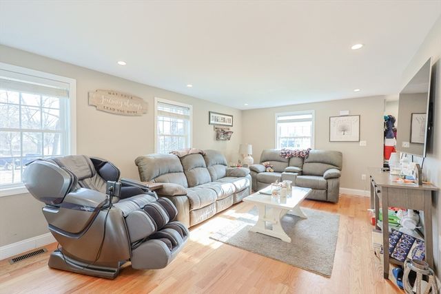 43 Marjorie St, Attleboro, MA 02703