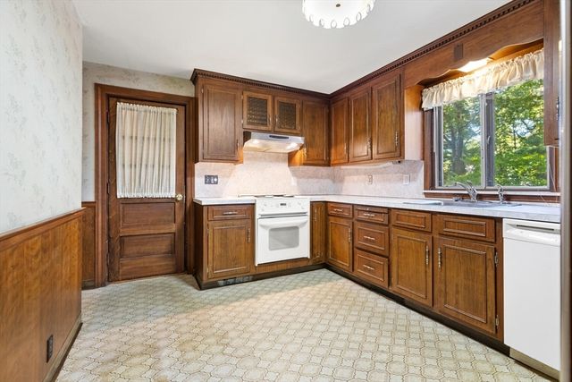 78 Windemere Cir, Braintree, MA 02184