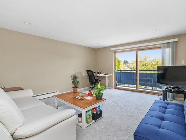 32 Whites Avenue D45, Watertown, MA 02472