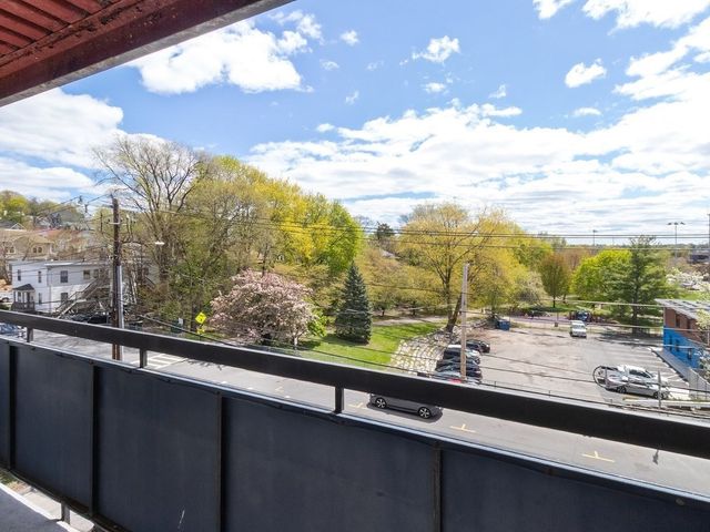 32 Whites Avenue D45, Watertown, MA 02472
