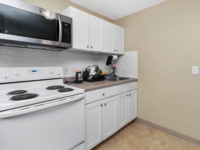 32 Whites Avenue D45, Watertown, MA 02472